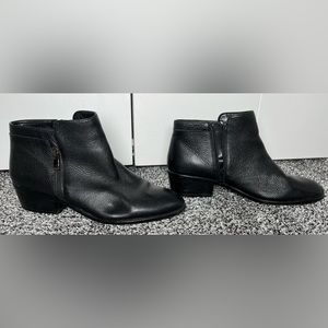 Aerosoles black leather ankle booties